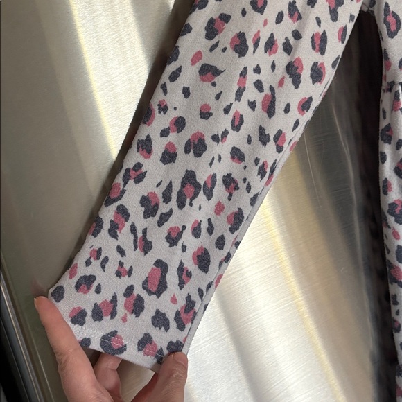 Emerald Leopard Print Tunic - Pink and White - Picture 5 of 6